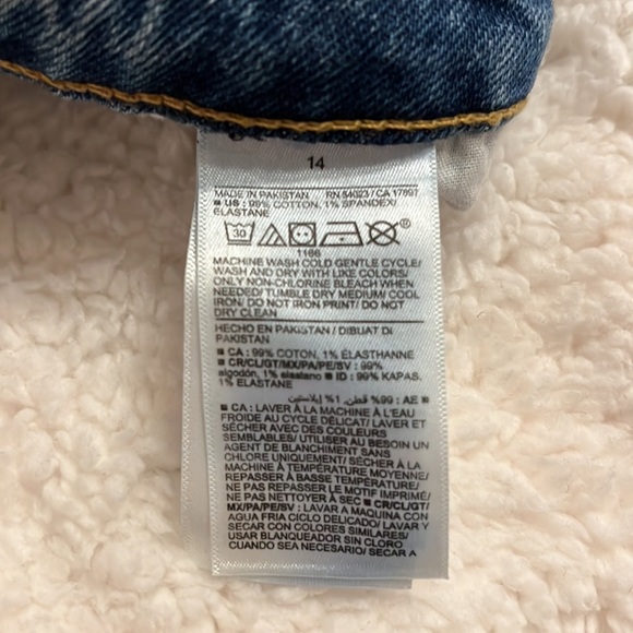 Old Navy size 14 high-rise Jean shorts - Picture 7 of 7